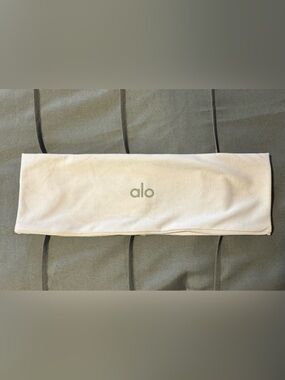 Alo Yoga White Logo Headband